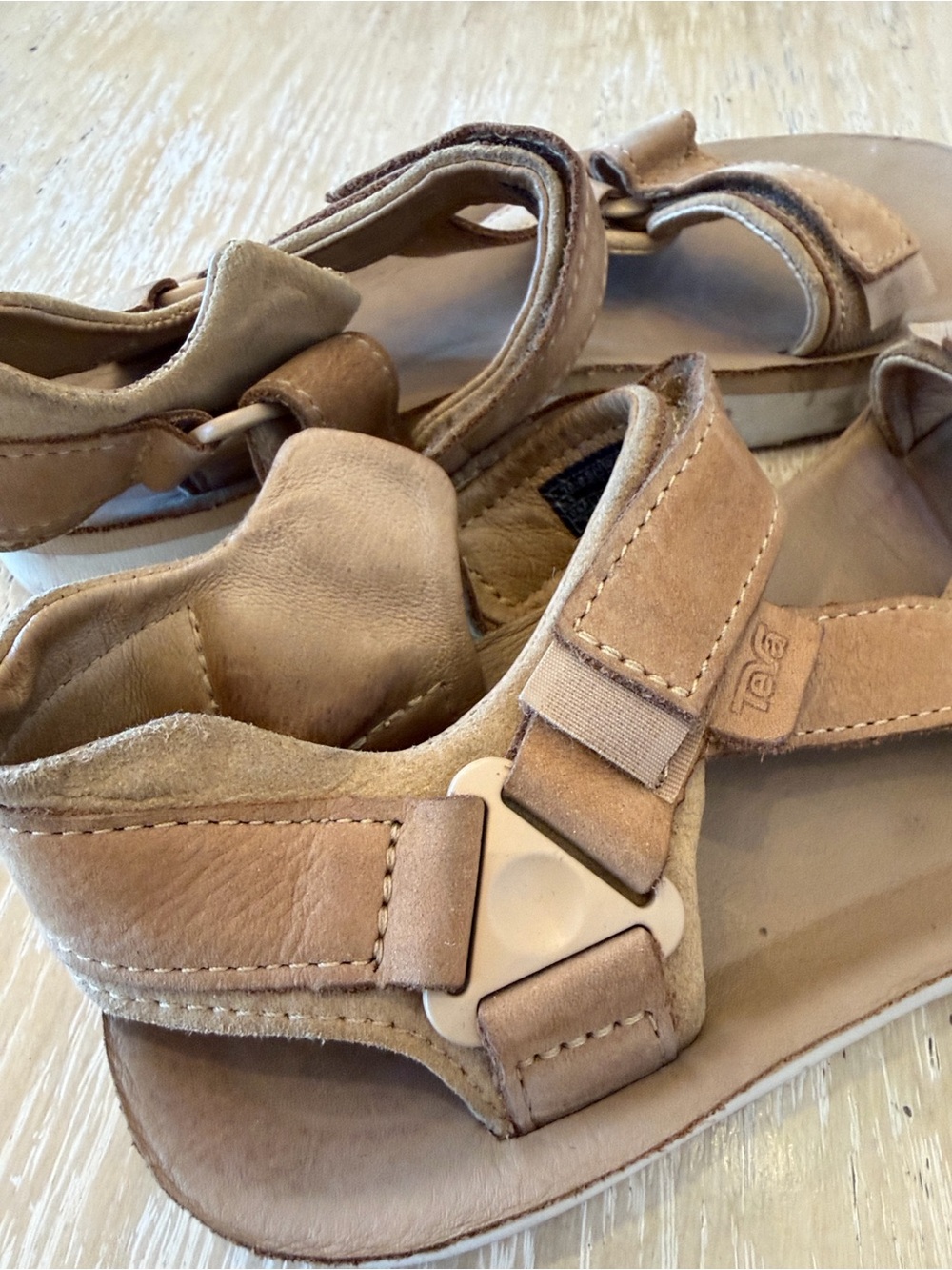 Teva Beige/Tan Leather Strap Sandals-Size 6-Preowned